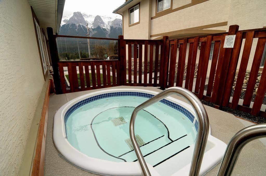 Lodge Banff Boundary