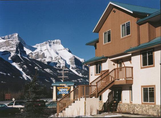 Banff Boundary Lodge *